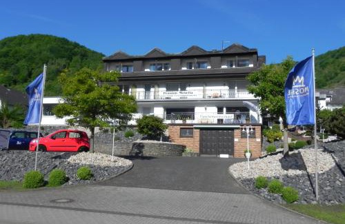 Sankt Aldegund Apartment | Pension Mosella , Wohnung mit Balkon und Moselblick