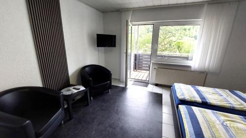 Sankt Aldegund Apartment | Pension Mosella , Wohnung mit Balkon und Moselblick