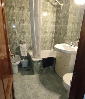Tineo House | Pension Parrilla Casa Vicente