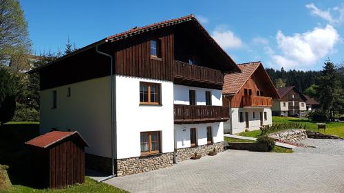 Kubova Hut House | Pension Pek