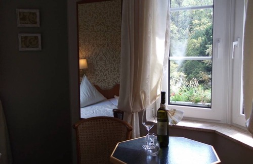 Ortslage Trotha House | Pension & Restaurant Am Krähenberg
