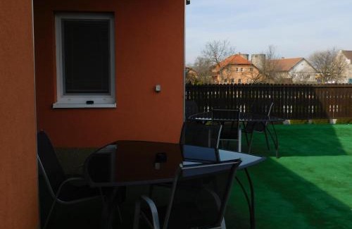 Hevlin Hotel | Pension Sara