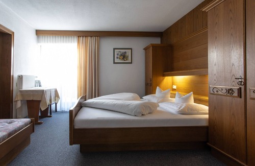 Nauders Bed & Breakfast | Pension Tirol