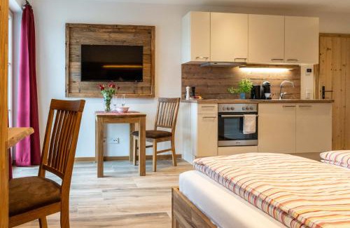 Otterfing House | Pension und Appartements Wild