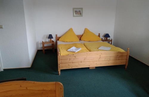 Flecken Zechlin House | Pension und Gasthof Zur Scheune