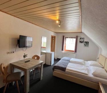 Schwabach Bed & Breakfast | Pension Unterreichenbach