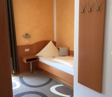 Friedrichshofen-Hollerstauden Bed & Breakfast | Pension Wagner