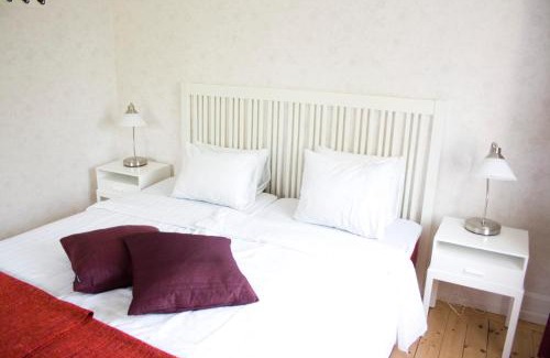 Toreboda Bed & Breakfast | Pensionat Prästgården