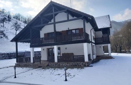 Rebra Apartment | Pensiune agroturistica "LA MOARA"