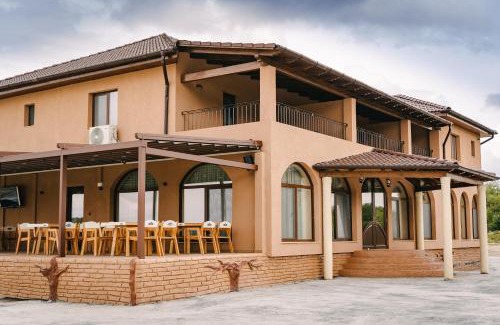 Carpinet House | PENSIUNE-RESTAURANT Palace