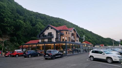 Ciucea House | Pensiune Restaurant PERLA