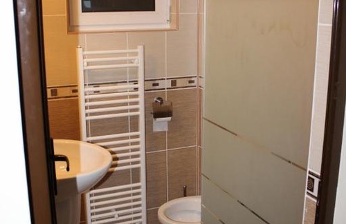 Mioveni House | Pensiune Venetia Mariaj
