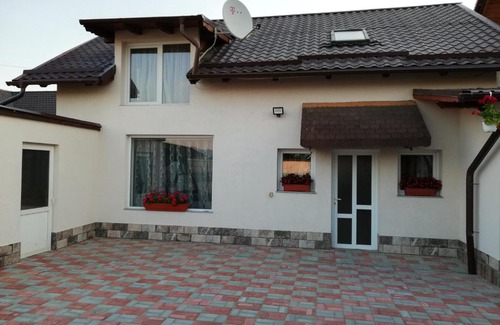 Rasnov House | Pensiunea Ada
