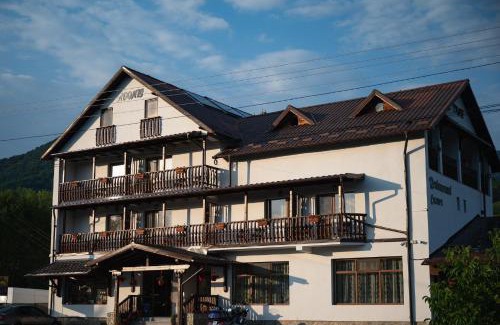 Capatineni-Ungureni House | Pensiunea Adonis