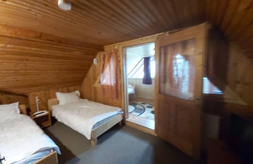 Godeni House | Pensiunea Agroturistica Piscul Soarelui