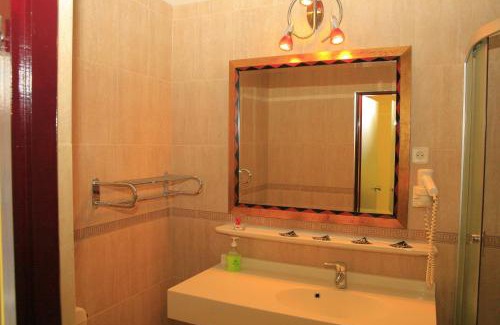 Reghin House | Pensiunea Blanca