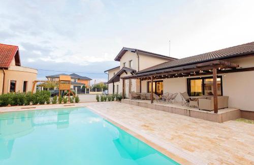 Sanmartin House | Pensiunea CARMEL