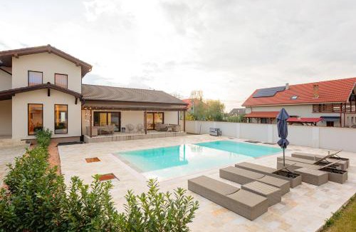Sanmartin House | Pensiunea CARMEL
