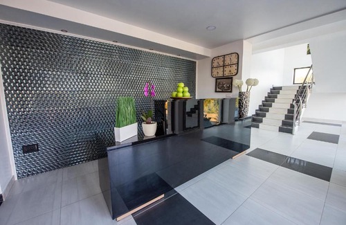 Oravita House | Pensiunea Carul cu flori