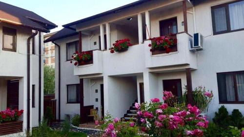 Sulina House | Pensiunea Casa Blanca