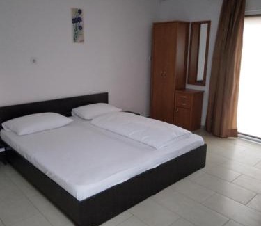 Izvoru House | Pensiunea Casa Ghica