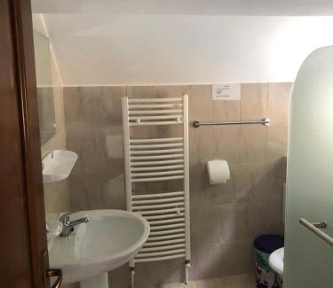 Dubova House | Pensiunea Cazanele Dunarii