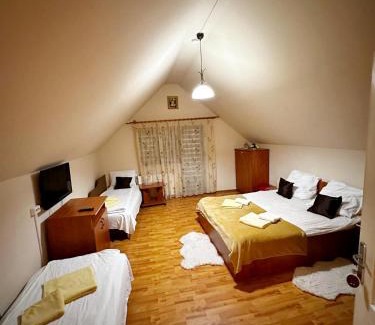 Ceica House | Pensiunea Daiadela