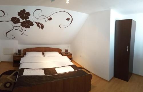 Cartisoara House | Pensiunea Denis