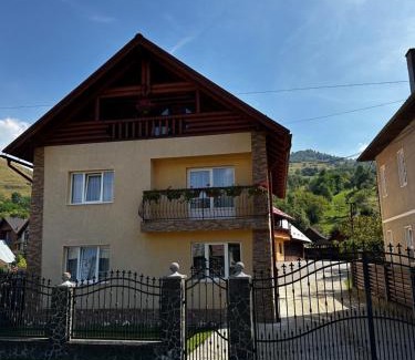 Botiza House | Pensiunea Dorina