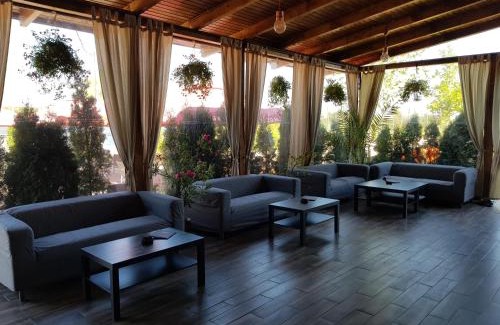 Rosiorii de Vede House | Pensiunea Family Zone