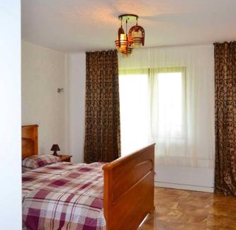 Lunguletu Hotel | Pensiunea Georgia
