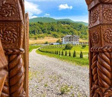 Nanesti House | Pensiunea Hanul Morosenilor