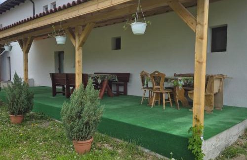Novaci House | Pensiunea Ileana