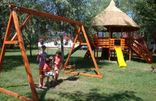 Maliuc House | Pensiunea Insula Nada Apelor