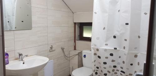 Tismana House | Pensiunea Magnolia din Tismana