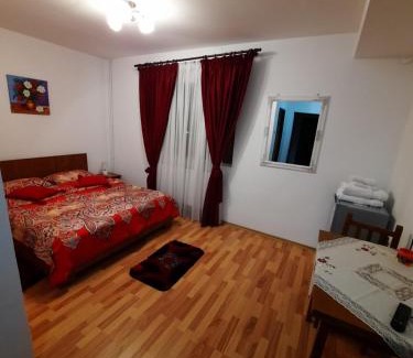 Ponoarele House | Pensiunea Maria-Elena
