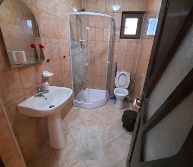 Ponoarele House | Pensiunea Maria-Elena