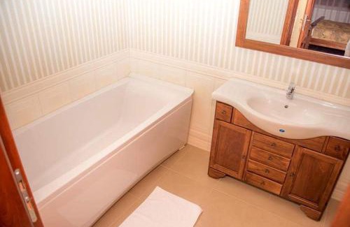 Fardea House | Pensiunea Maria
