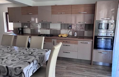 Malaia House | Pensiunea Melissa
