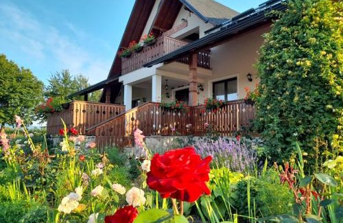 Partestii de Sus House | Pensiunea Obcina Mare