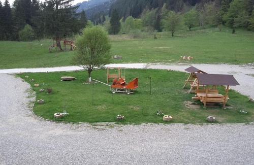 Tarcau House | Pensiunea Poiana Soarelui