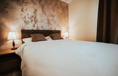 Onesti House | Pensiunea Romana