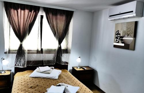 Anina House | Pensiunea Roua Florilor