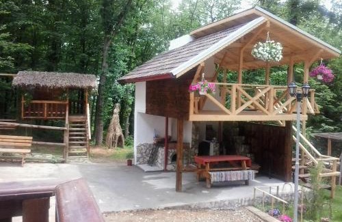Vernesti House | Pensiunea Stejarul