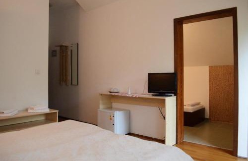 Vernesti House | Pensiunea Stejarul