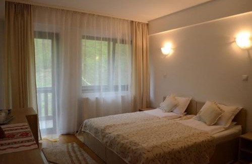 Vernesti House | Pensiunea Stejarul