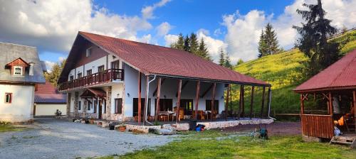 Arieseni House | Pensiunea Trei Brazi Arieseni