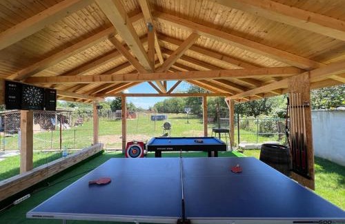 Stanesti House | Pensiunea Valea Șușiței, Ciubar, Sauna, ATV, Safari, Offroad Jeep, Ghid Turistic Climbing, Rafting, Safari, Paragliding