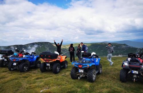 Stanesti House | Pensiunea Valea Șușiței, Ciubar, Sauna, ATV, Safari, Offroad Jeep, Ghid Turistic Climbing, Rafting, Safari, Paragliding