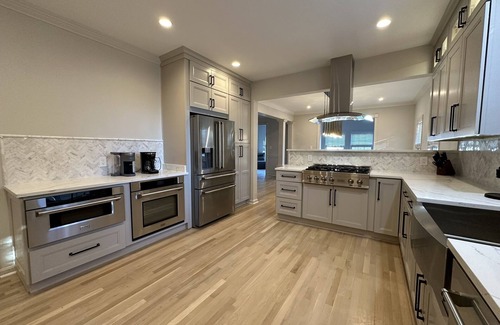 Arlington Ridge House | Pentagon City House. - 6 bedrooms/6 bathrooms